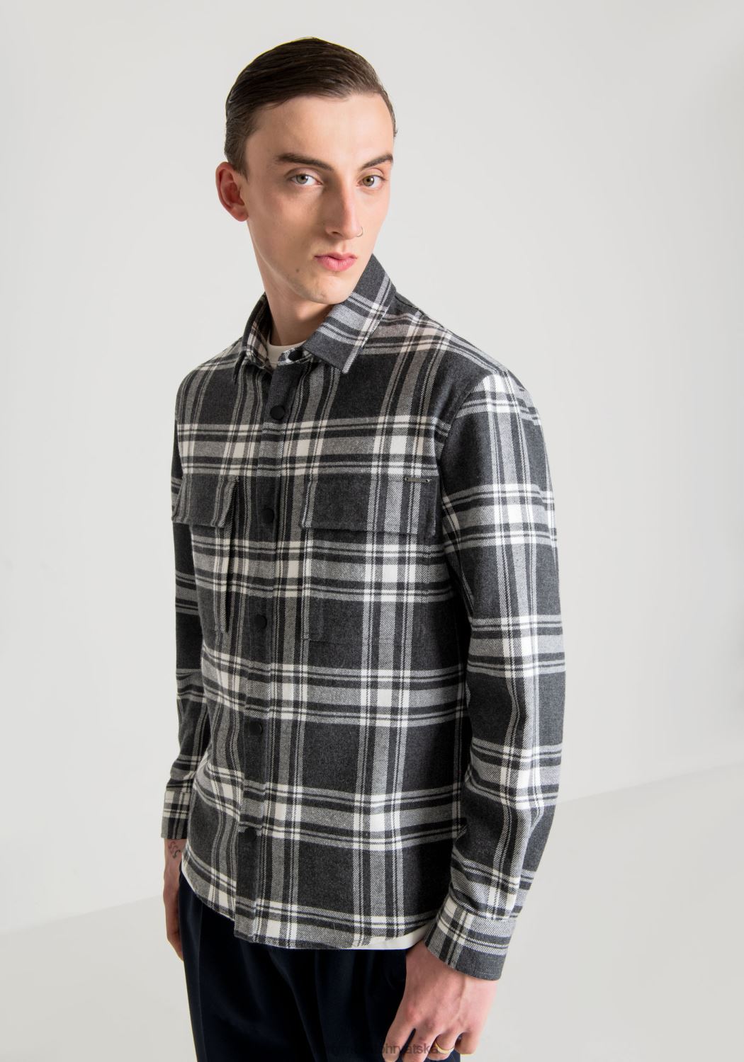 odjeća Antony Morato Münchenska obična košulja ravnog kroja od pamučnog kepera s kariranim uzorkom tamno sivi melange muškarci L2H4F126