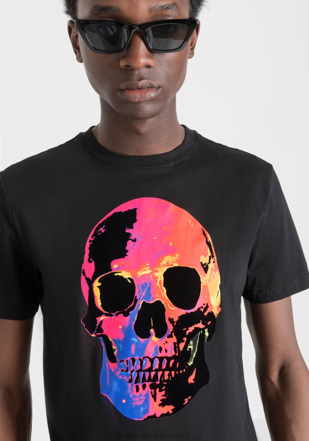 odjeća Antony Morato uska majica kratkih rukava od mekog 100% pamuka s printom lubanje crno muškarci L2H4F186