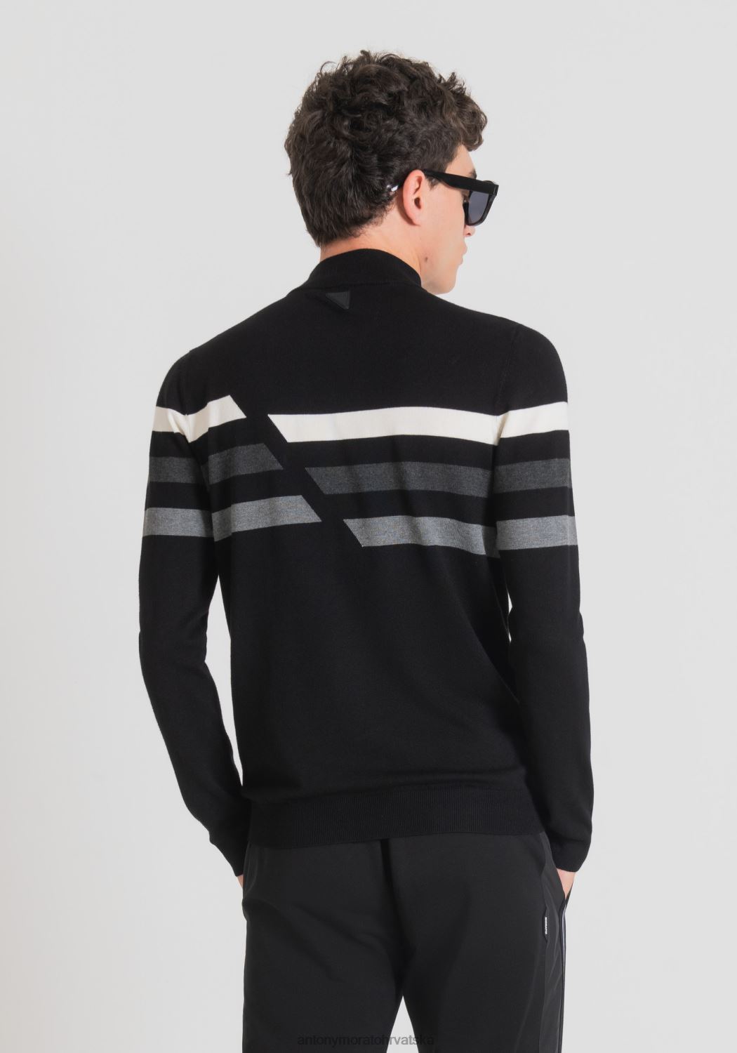 odjeća Antony Morato uski kroj lažnog polo ovratnika od rastezljive obrijane viskozne pređe s kontrastnim žakard prugama crno muškarci L2H4F90
