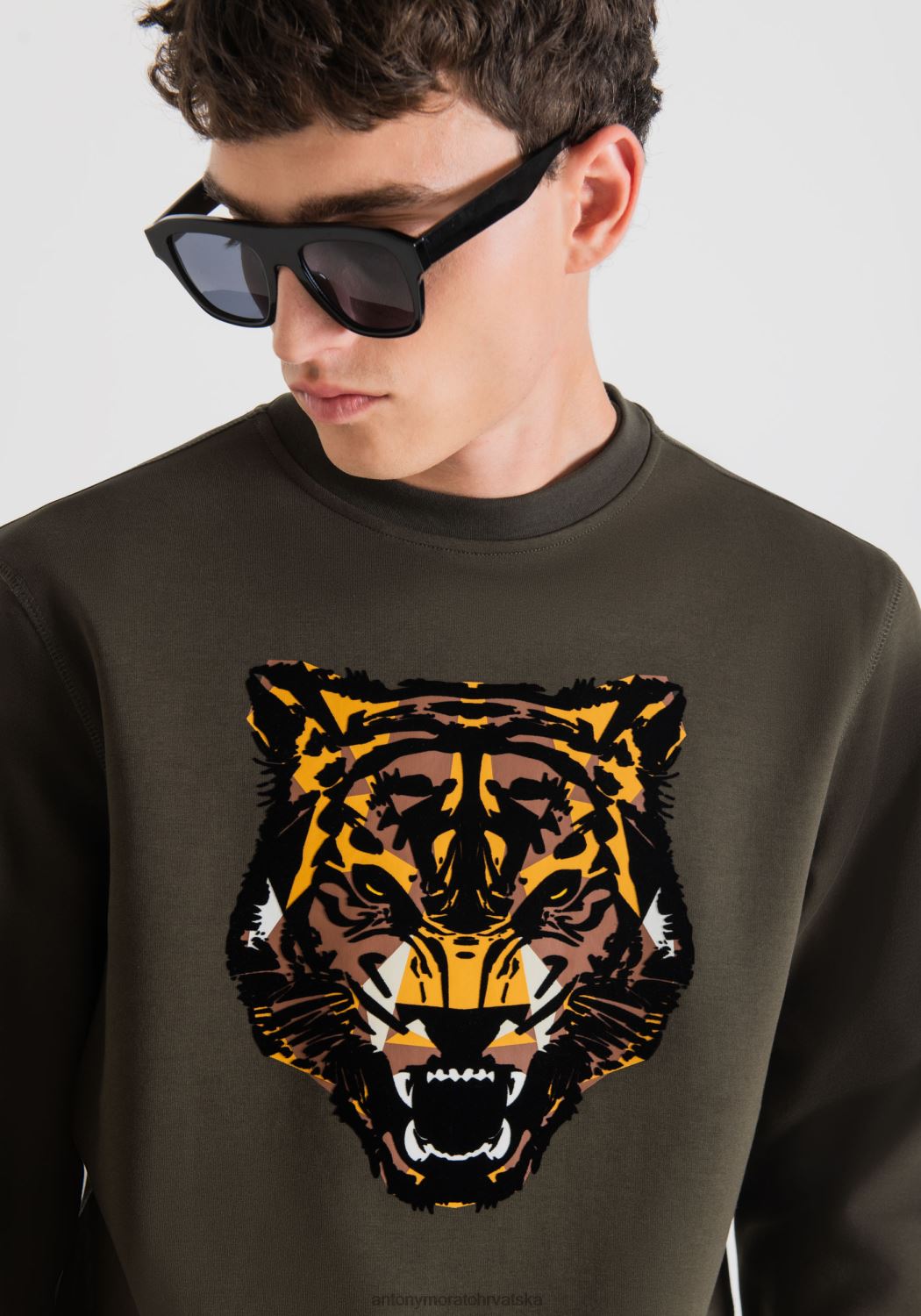 odjeća Antony Morato trenirka regularnog kroja od mješavine pamuka s uzorkom tigra 4075 muškarci L2H4F72