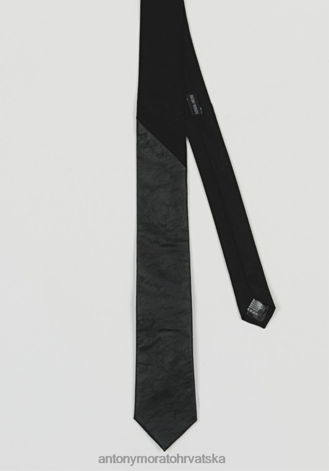 pribor Antony Morato kravata s detaljima od umjetne kože i efektom zgužvanosti crno muškarci L2H4F374